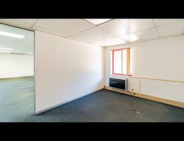393M² OFFICE TO LET IN FERNDALE